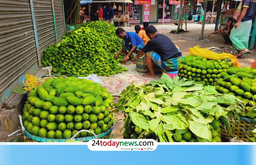 জালানি তেল বৃদ্ধির প্রভাব পরেছে পাইকারী সবজির বাজারগুলোতে