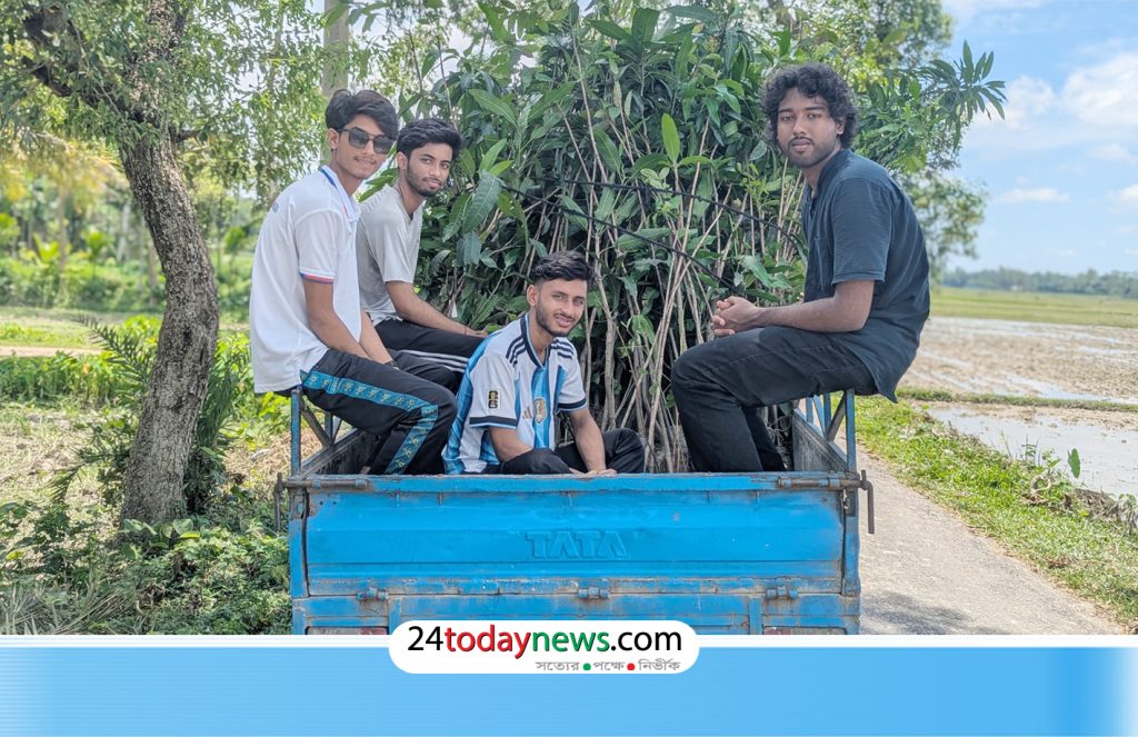 মৌলভীবাজারে টিফিনের টাকায় সবুজ কর্মসূচি