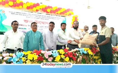 চুনারুঘাটে বন্যায় ক্ষতিগ্রস্ত কৃষকদের মাঝে আমন ধানের বীজ ও চারার উপকরণ বিতরণ
