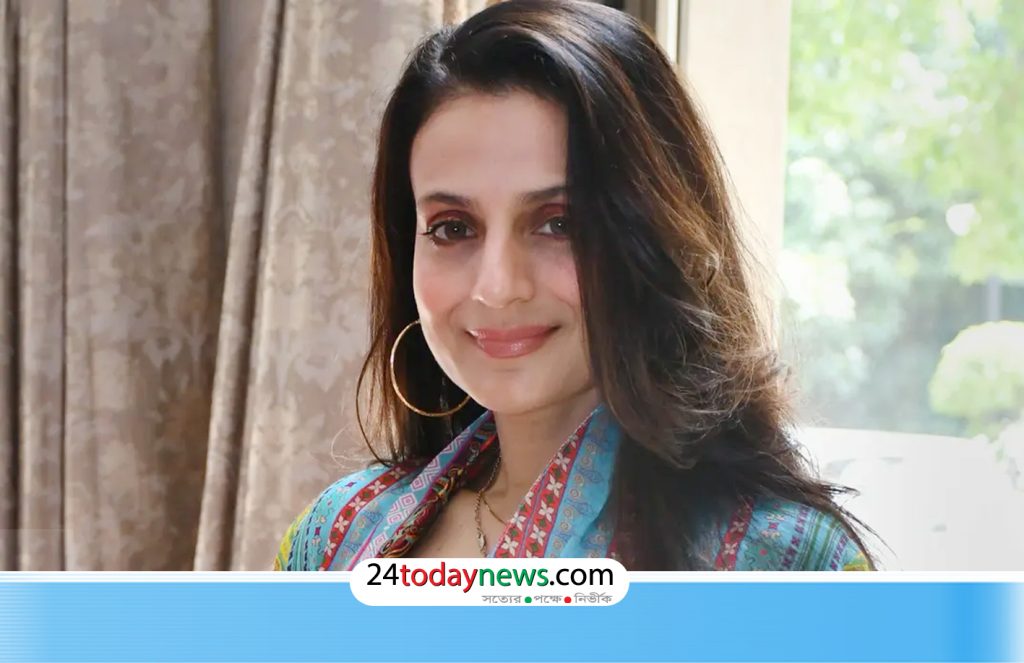 পঞ্চাশ পেরোনো আমিশা এখনও ‘সিঙ্গেল’ থাকতে চান