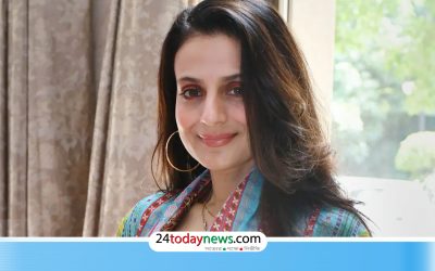 পঞ্চাশ পেরোনো আমিশা এখনও ‘সিঙ্গেল’ থাকতে চান